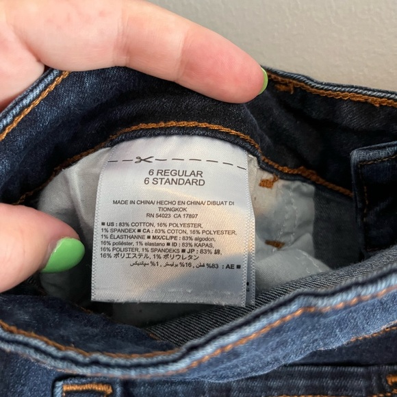 Old Navy rockstar jeans - Picture 5 of 5